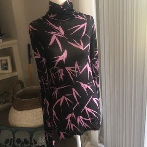 Beautiful sheer turtleneck!